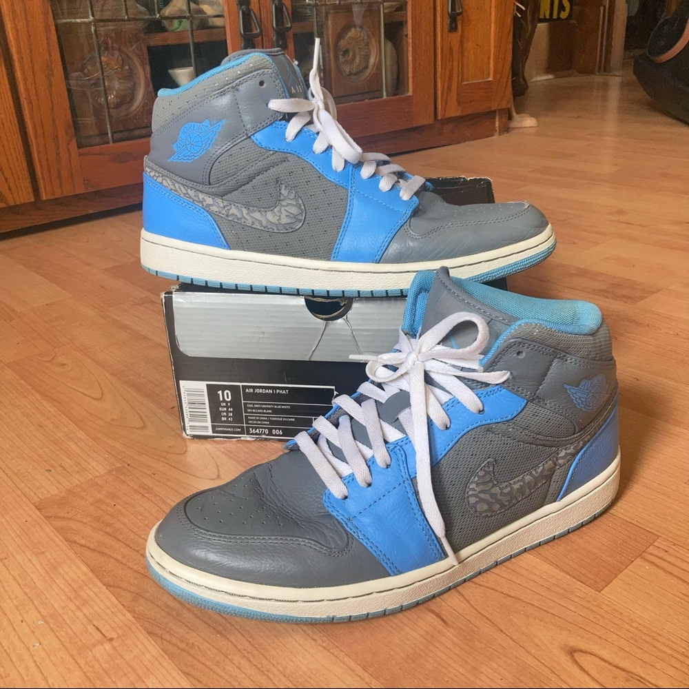 Jordan 1 Phat- mens 10 university blue/ cool grey great condition w/ box